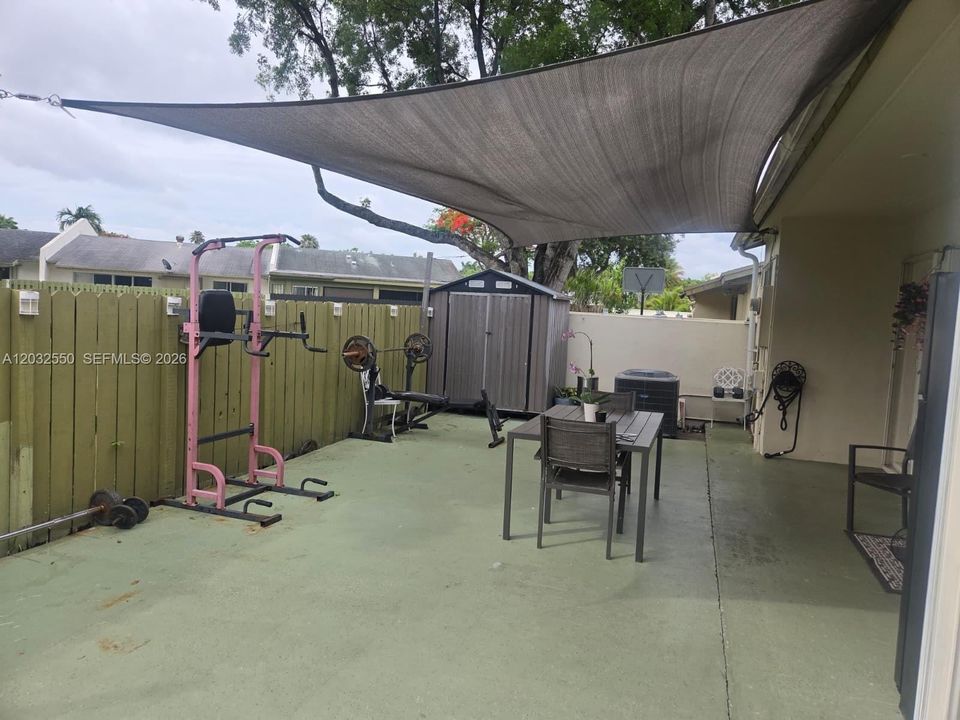For Sale: $499,000 (3 beds, 2 baths, 1276 Square Feet)