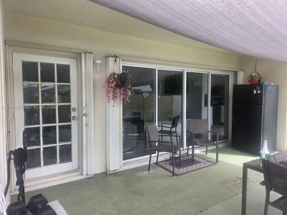 For Sale: $499,000 (3 beds, 2 baths, 1276 Square Feet)
