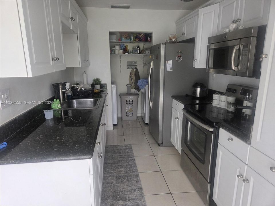 For Sale: $499,000 (3 beds, 2 baths, 1276 Square Feet)