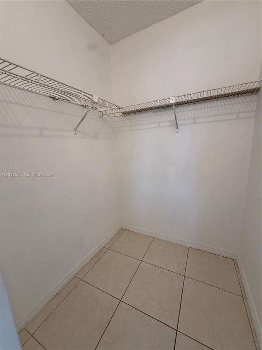 В аренду: $3,300 (4 спален, 3 ванн, 1780 Квадратных фут)