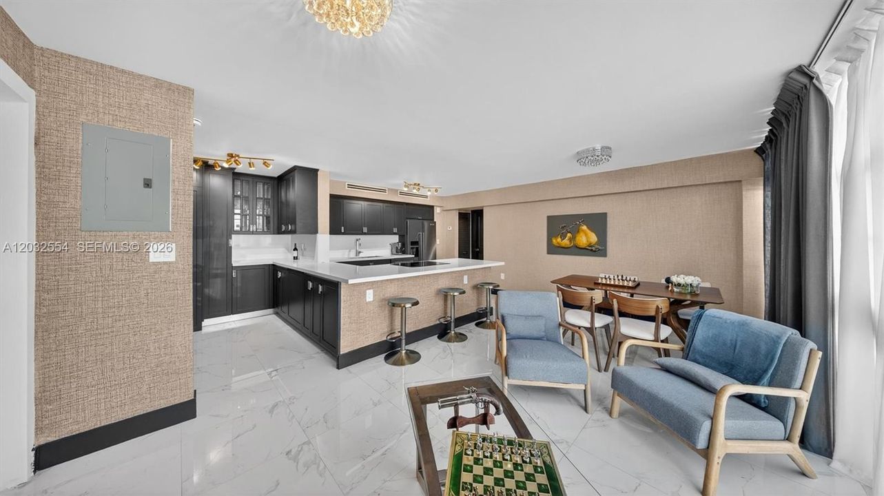 For Sale: $449,000 (1 beds, 1 baths, 650 Square Feet)