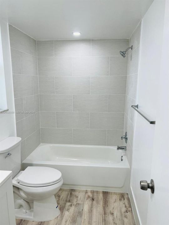 En Venta: $914,500 (0 camas, 0 baños, 2484 Pies cuadrados)