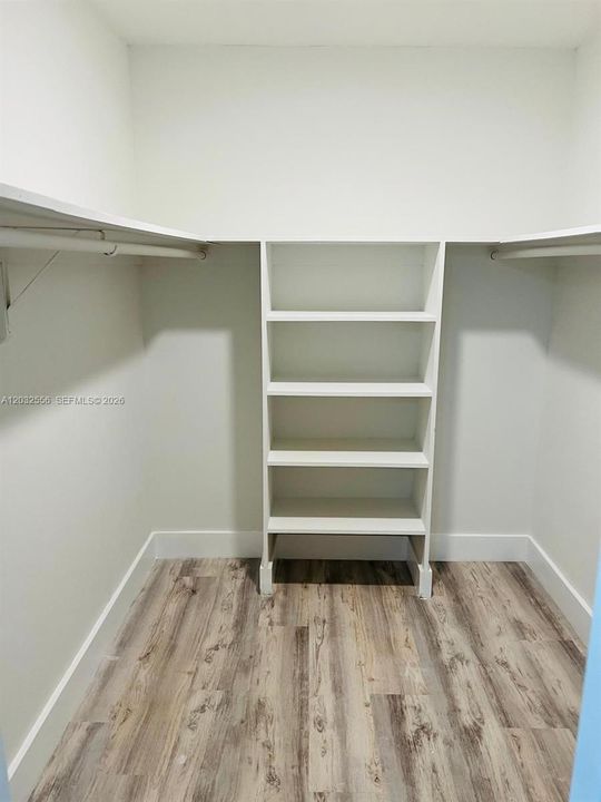 En Venta: $914,500 (0 camas, 0 baños, 2484 Pies cuadrados)