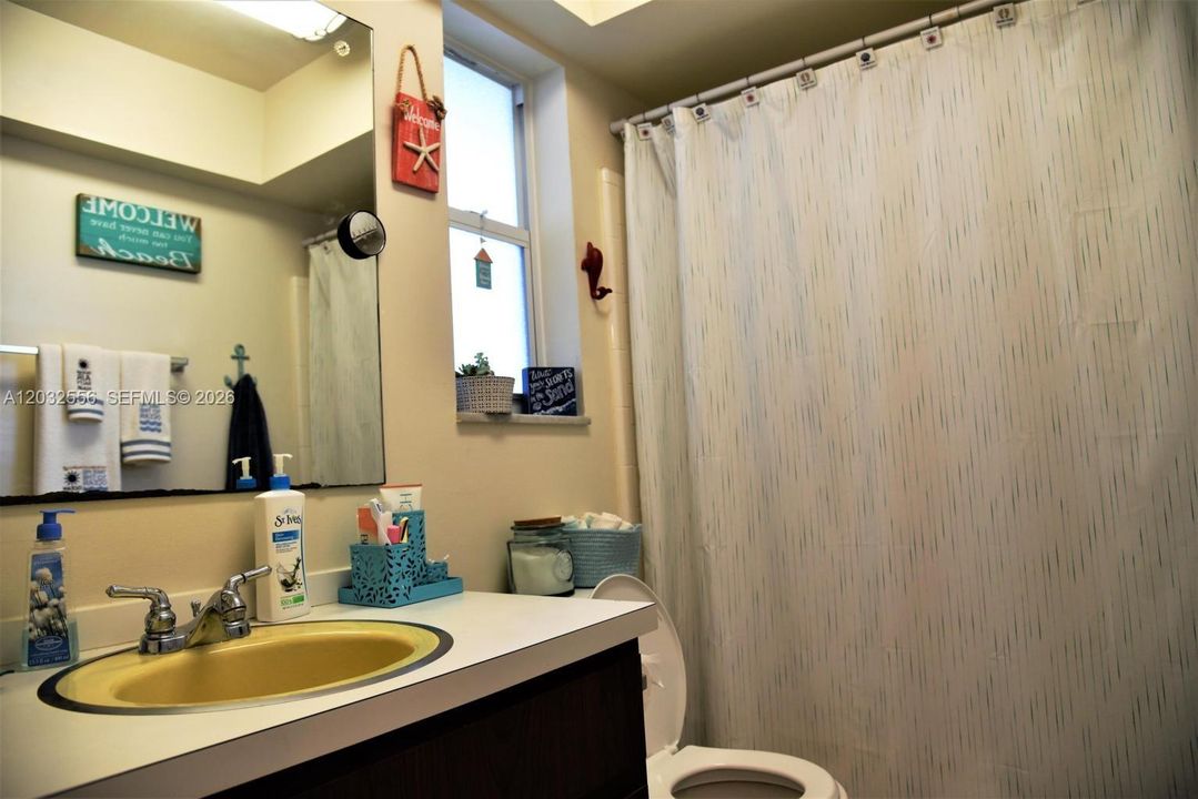 En Venta: $914,500 (0 camas, 0 baños, 2484 Pies cuadrados)
