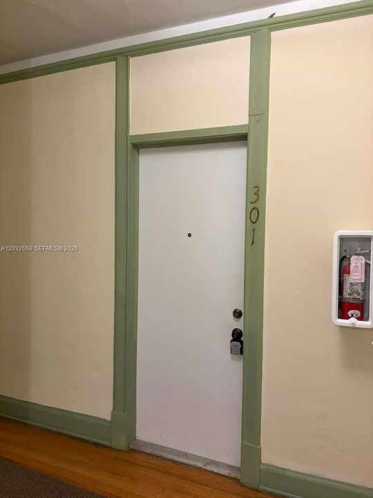 For Rent: $1,800 (0 beds, 1 baths, 424 Square Feet)