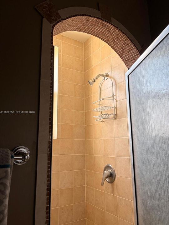 For Rent: $1,800 (0 beds, 1 baths, 424 Square Feet)
