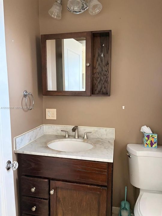 For Rent: $1,800 (0 beds, 1 baths, 424 Square Feet)