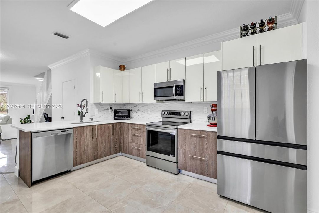 For Sale: $575,000 (3 beds, 2 baths, 1461 Square Feet)