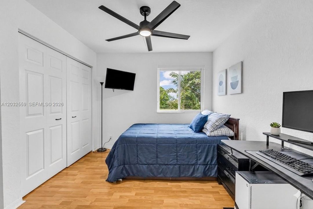 For Sale: $575,000 (3 beds, 2 baths, 1461 Square Feet)