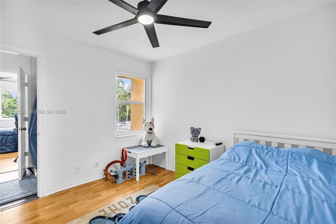 For Sale: $575,000 (3 beds, 2 baths, 1461 Square Feet)