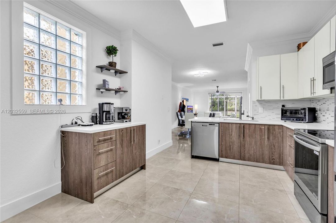 For Sale: $575,000 (3 beds, 2 baths, 1461 Square Feet)