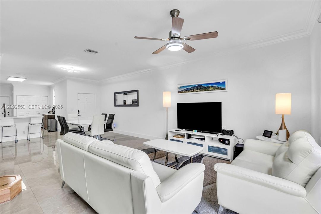 For Sale: $575,000 (3 beds, 2 baths, 1461 Square Feet)