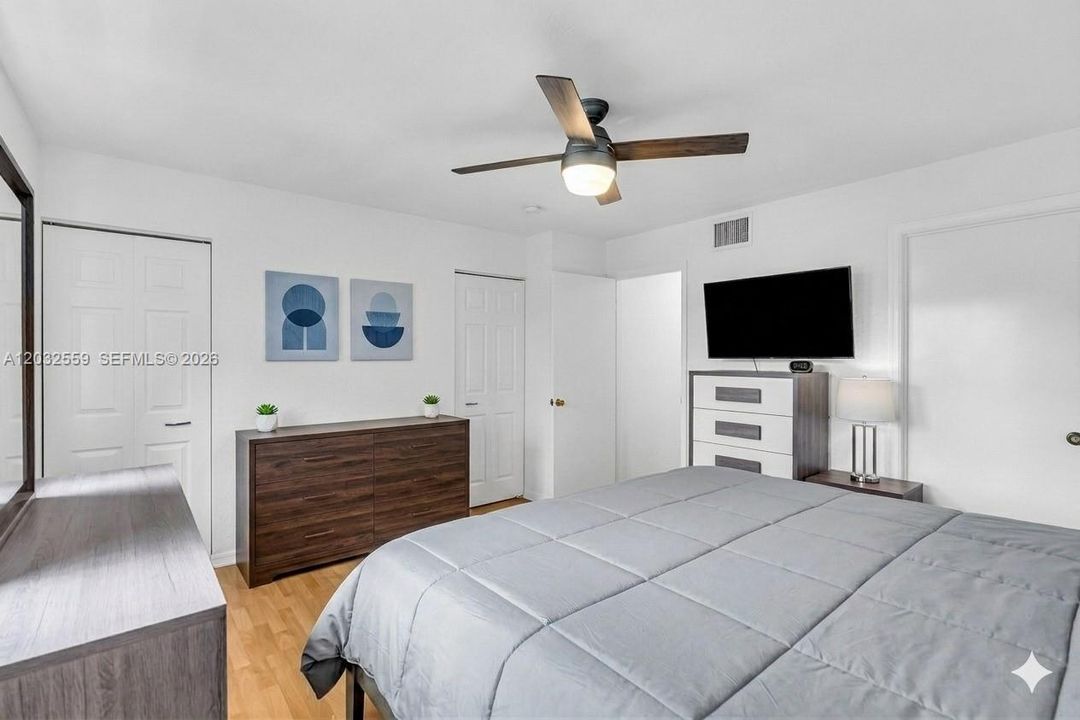 For Sale: $575,000 (3 beds, 2 baths, 1461 Square Feet)