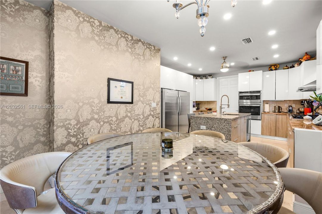 For Sale: $3,750,000 (5 beds, 4 baths, 5187 Square Feet)