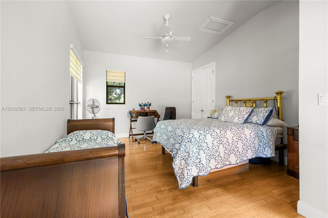 For Sale: $3,750,000 (5 beds, 4 baths, 5187 Square Feet)