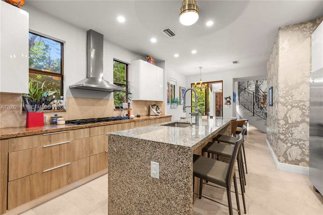 For Sale: $3,750,000 (5 beds, 4 baths, 5187 Square Feet)