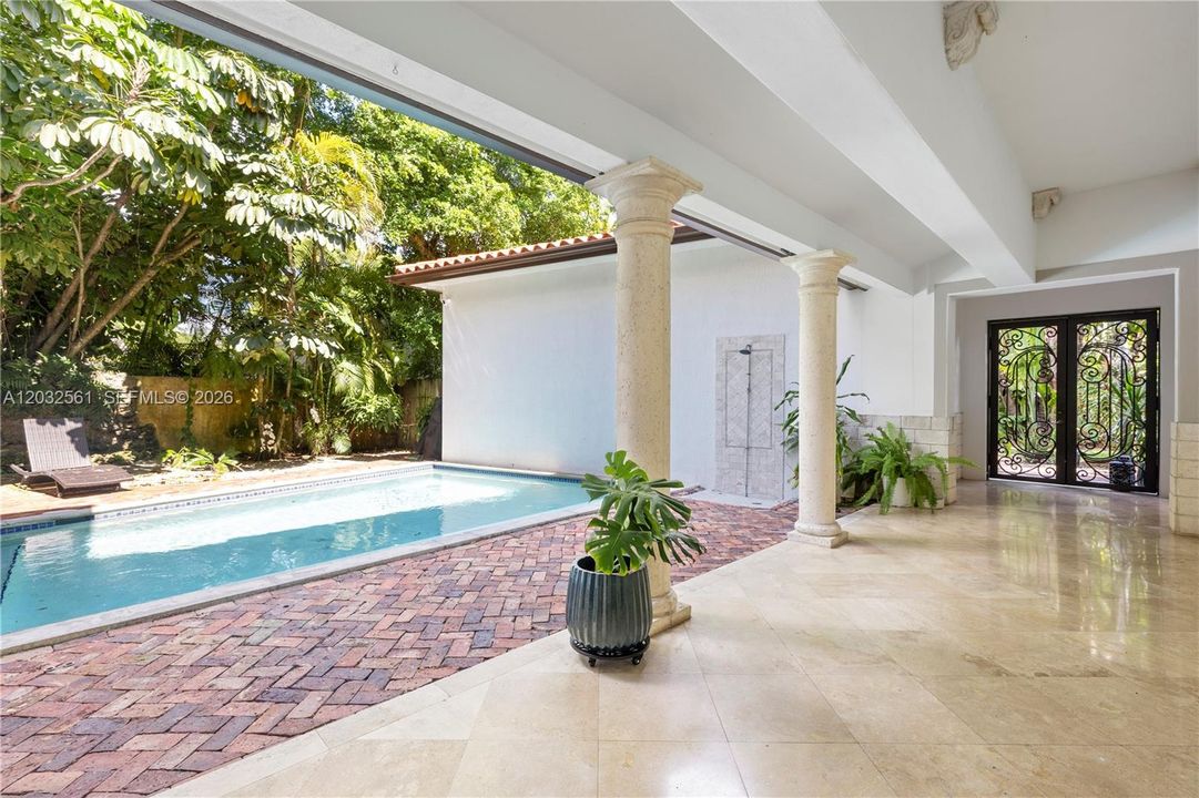 For Sale: $3,750,000 (5 beds, 4 baths, 5187 Square Feet)