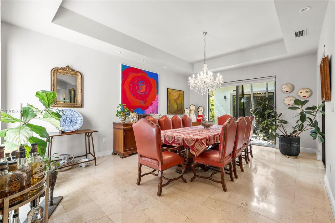 For Sale: $3,750,000 (5 beds, 4 baths, 5187 Square Feet)