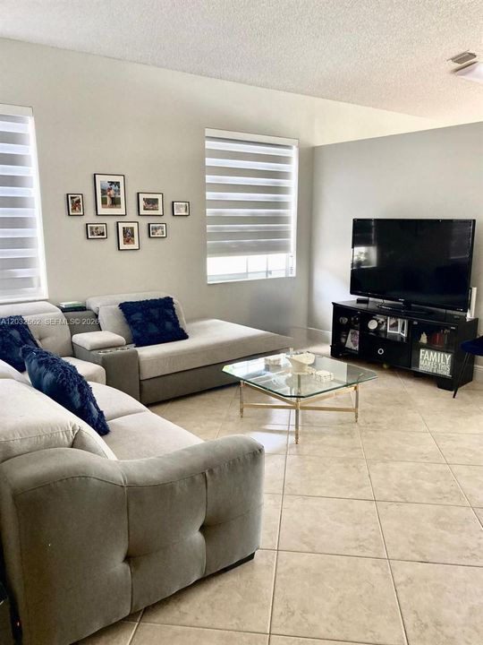For Sale: $616,000 (3 beds, 2 baths, 1717 Square Feet)