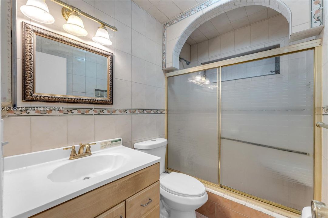 For Sale: $560,000 (3 beds, 2 baths, 1212 Square Feet)