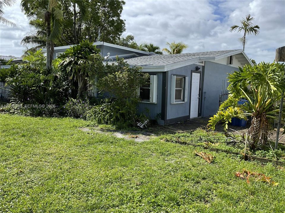For Sale: $650,000 (4 beds, 2 baths, 2250 Square Feet)