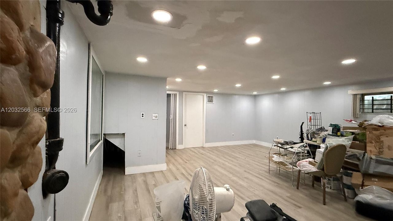 For Sale: $650,000 (4 beds, 2 baths, 2250 Square Feet)