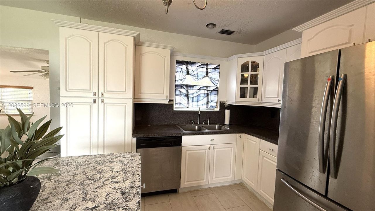 For Sale: $650,000 (4 beds, 2 baths, 2250 Square Feet)