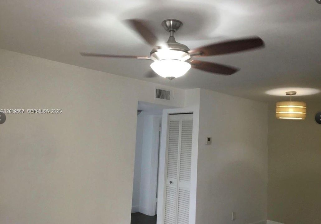 For Rent: $2,000 (2 beds, 2 baths, 800 Square Feet)