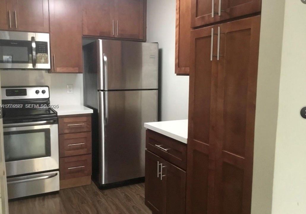 For Rent: $2,000 (2 beds, 2 baths, 800 Square Feet)