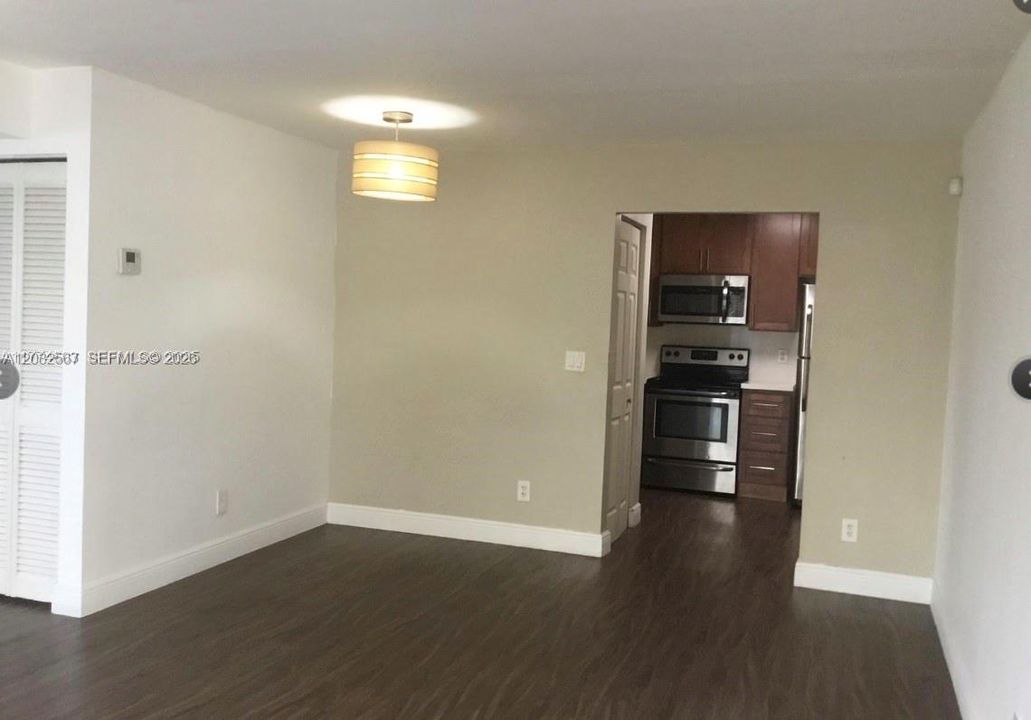 For Rent: $2,000 (2 beds, 2 baths, 800 Square Feet)