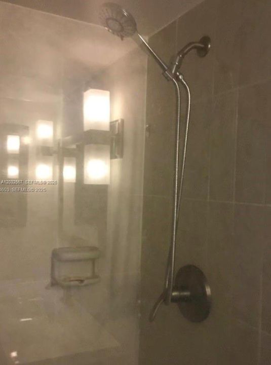 For Rent: $2,000 (2 beds, 2 baths, 800 Square Feet)
