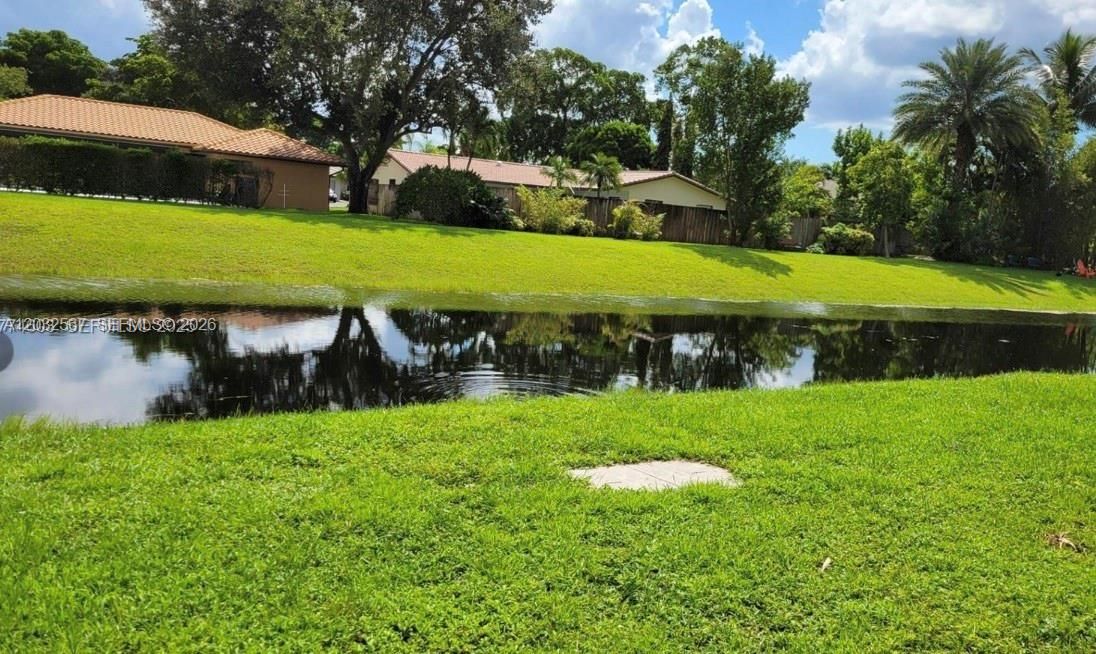 For Rent: $2,000 (2 beds, 2 baths, 800 Square Feet)