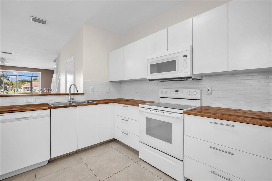 For Sale: $535,000 (3 beds, 2 baths, 1443 Square Feet)