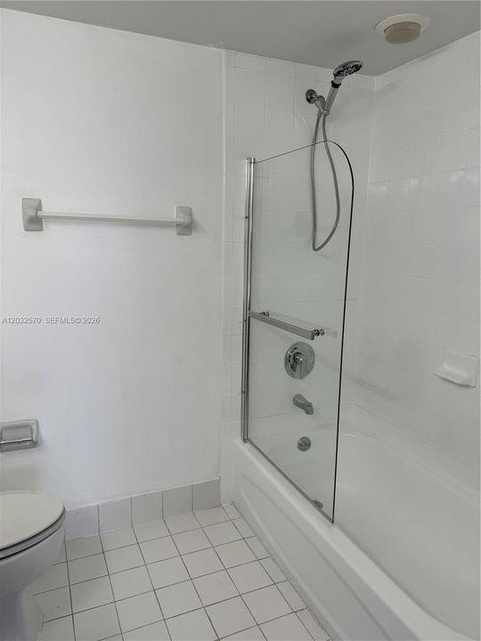 For Sale: $349,000 (2 beds, 2 baths, 984 Square Feet)