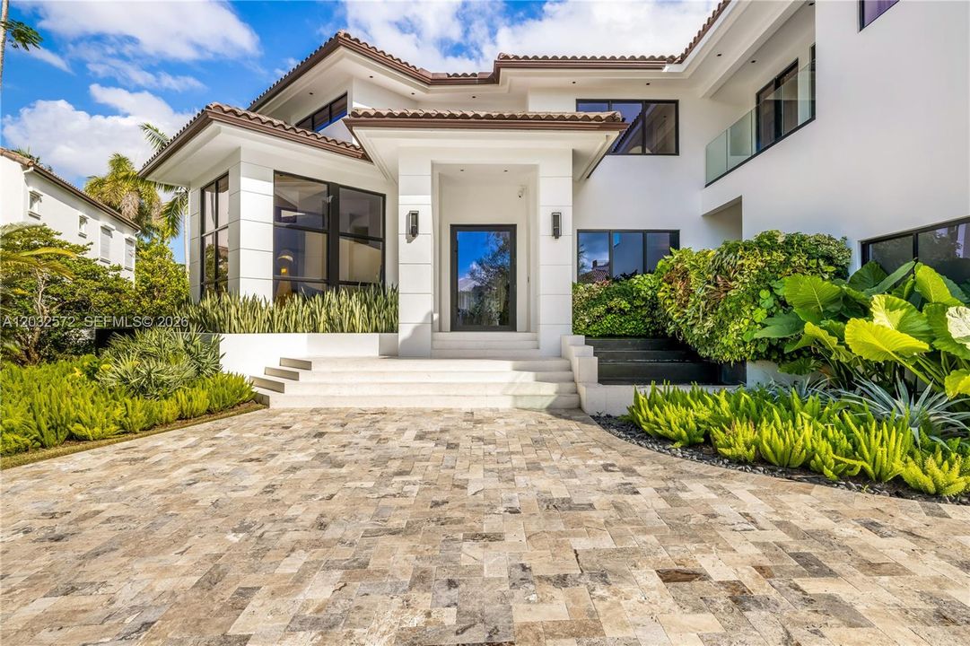 En Venta: $13,995,000 (5 camas, 5 baños, 5342 Pies cuadrados)