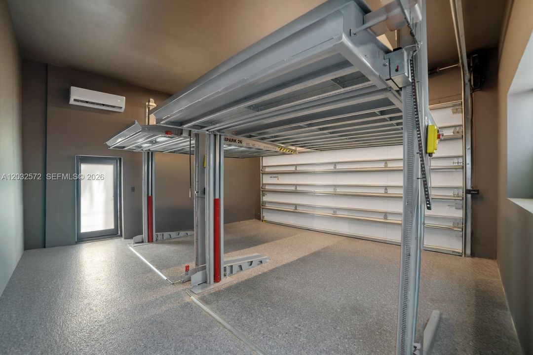 En Venta: $13,995,000 (5 camas, 5 baños, 5342 Pies cuadrados)