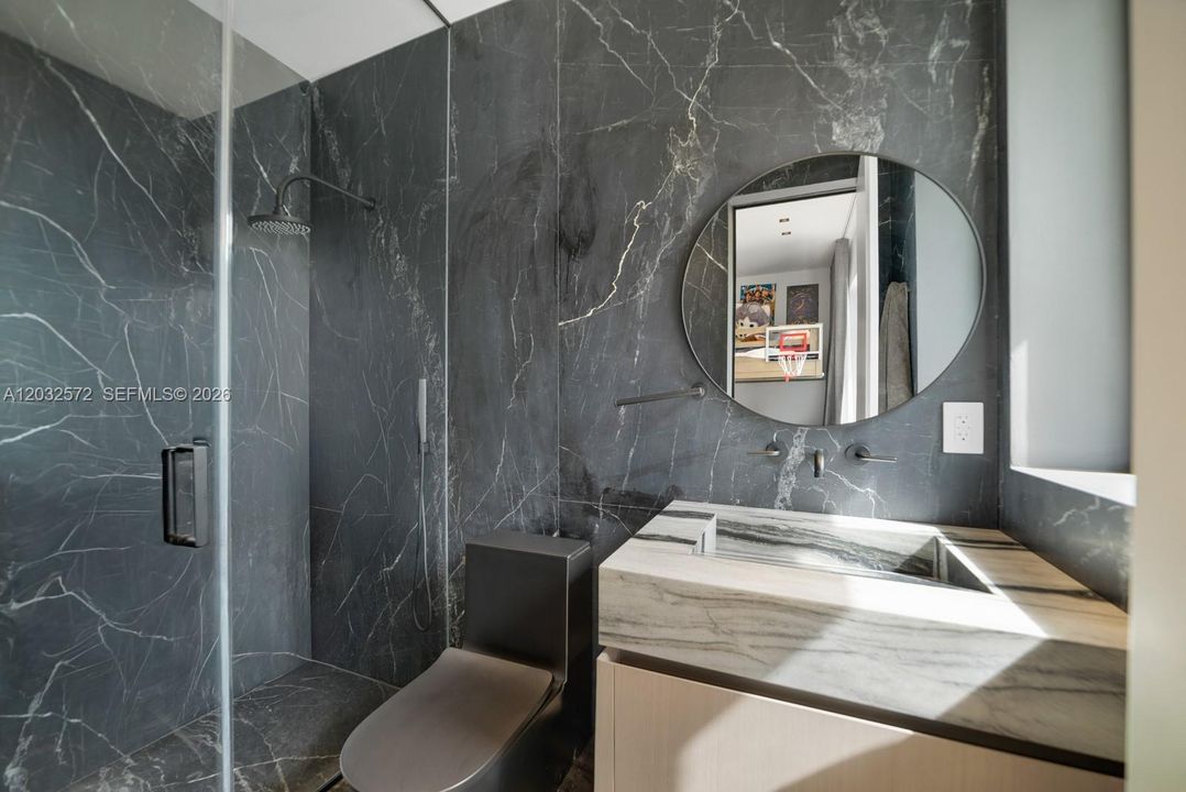 En Venta: $13,995,000 (5 camas, 5 baños, 5342 Pies cuadrados)