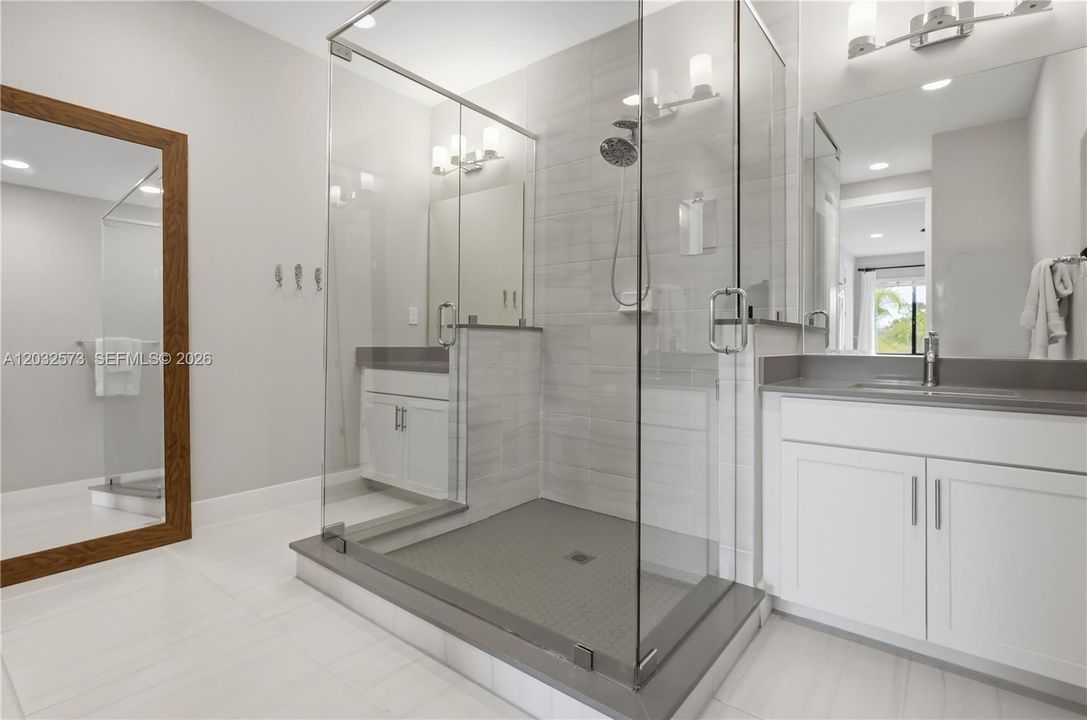 For Sale: $765,000 (3 beds, 3 baths, 2105 Square Feet)