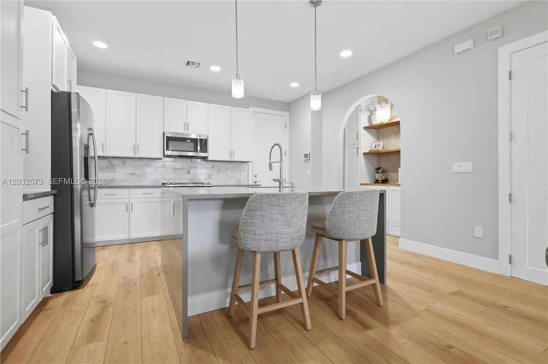 For Sale: $765,000 (3 beds, 3 baths, 2105 Square Feet)
