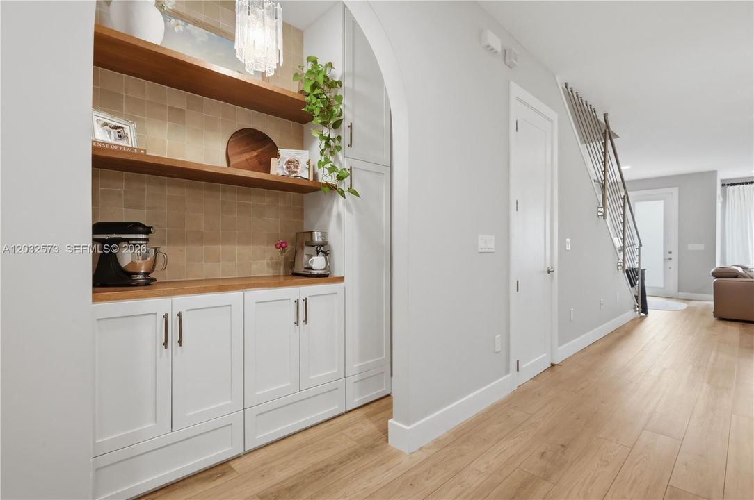 For Sale: $765,000 (3 beds, 3 baths, 2105 Square Feet)