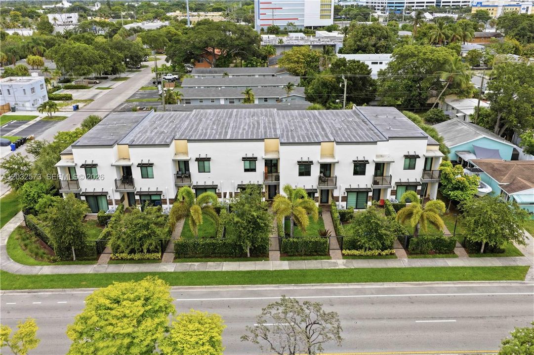 For Sale: $765,000 (3 beds, 3 baths, 2105 Square Feet)
