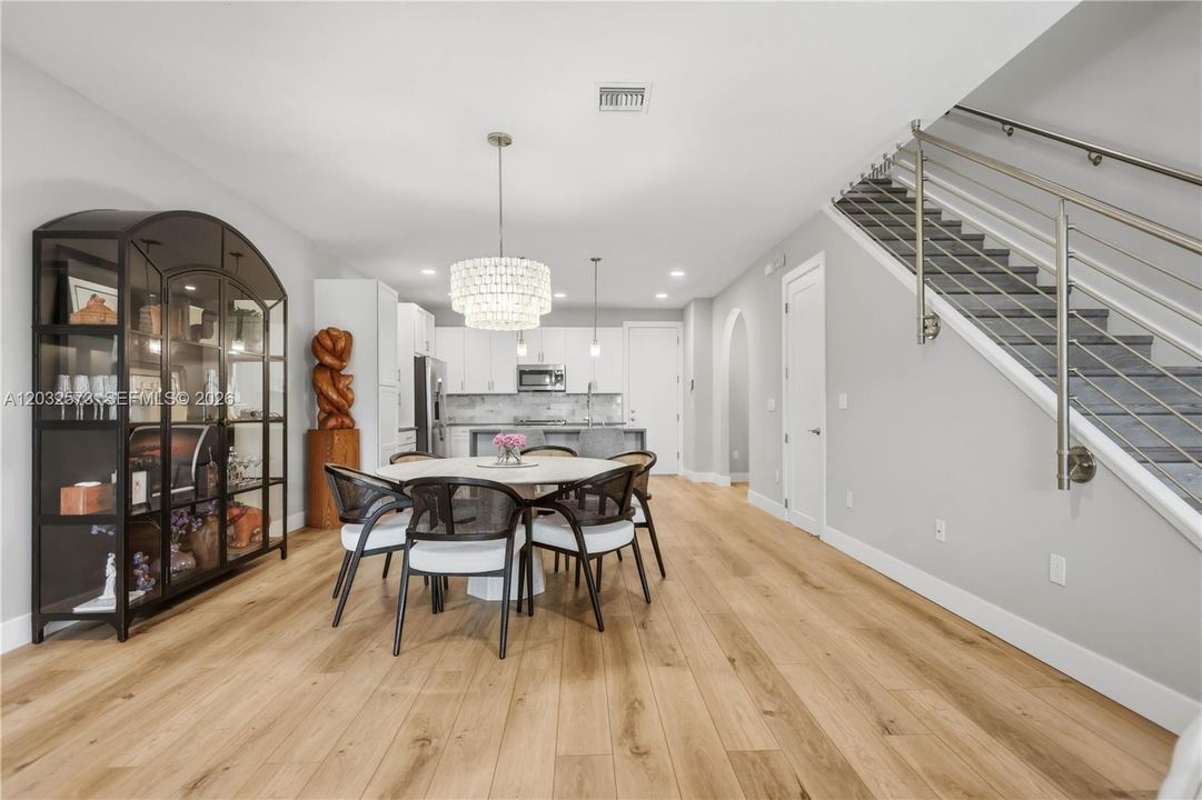 For Sale: $765,000 (3 beds, 3 baths, 2105 Square Feet)