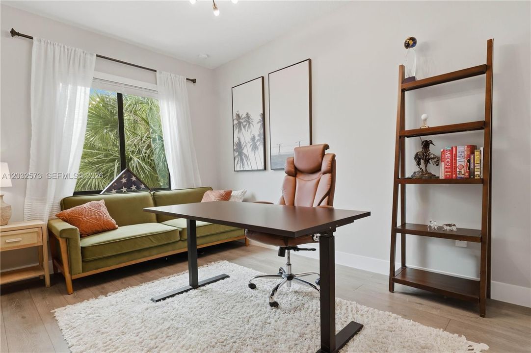 For Sale: $765,000 (3 beds, 3 baths, 2105 Square Feet)