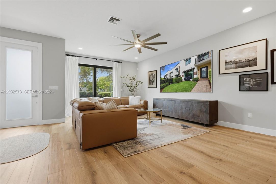 For Sale: $765,000 (3 beds, 3 baths, 2105 Square Feet)