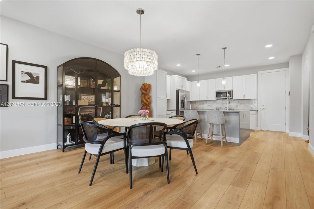 For Sale: $765,000 (3 beds, 3 baths, 2105 Square Feet)