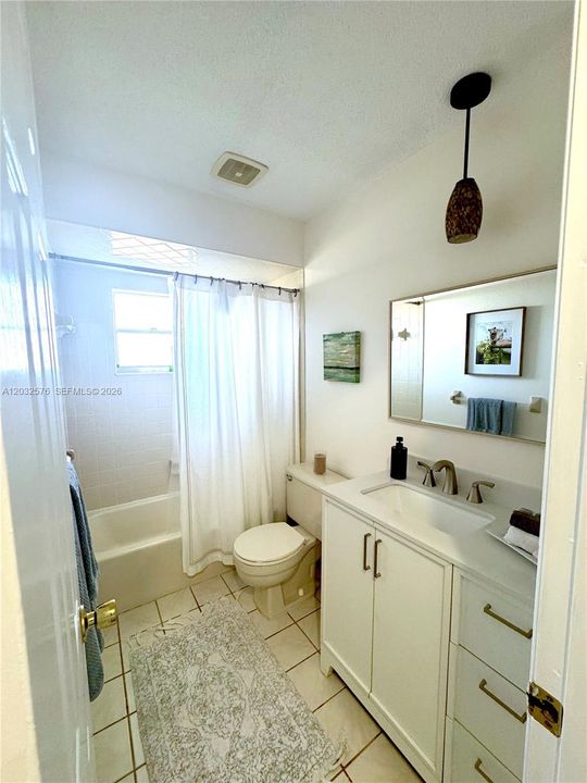 For Rent: $2,700 (3 beds, 2 baths, 1773 Square Feet)