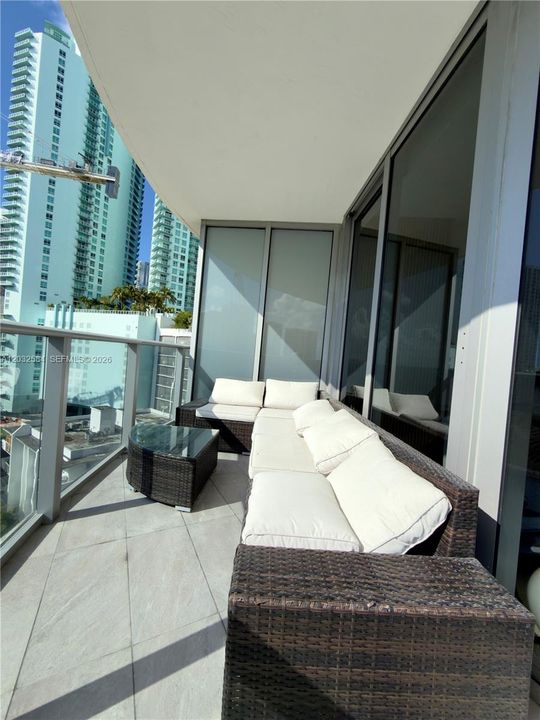 For Rent: $8,300 (3 beds, 3 baths, 1727 Square Feet)