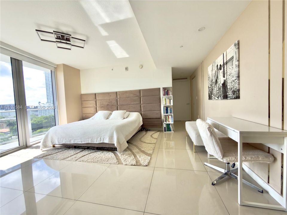 For Rent: $8,300 (3 beds, 3 baths, 1727 Square Feet)