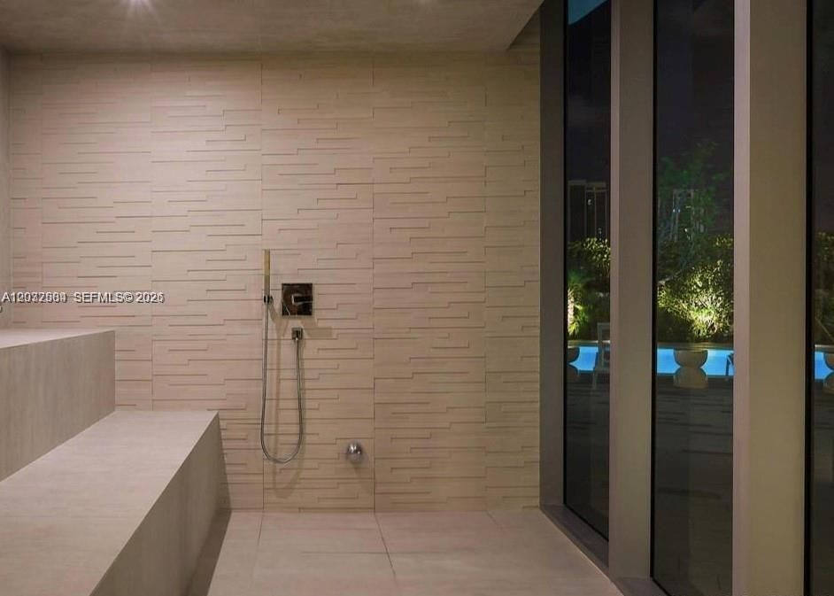 For Rent: $8,300 (3 beds, 3 baths, 1727 Square Feet)