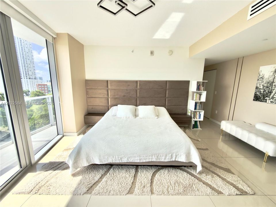 For Rent: $8,300 (3 beds, 3 baths, 1727 Square Feet)